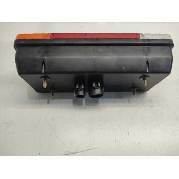 Recambio de piloto trasero derecho para iveco daily caja cerrada (1989 =>) referencia OEM IAM 38922 24 VOLTIOS 0352000D