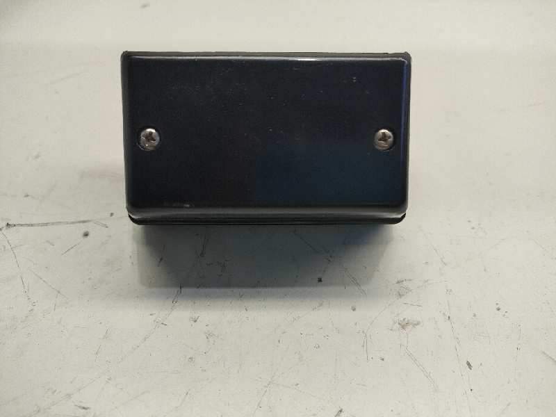 Recambio de piloto matricula para iveco daily caja cerrada (1989 =>) referencia OEM IAM COBO02482 24 VOLTIOS IZQUIERDO