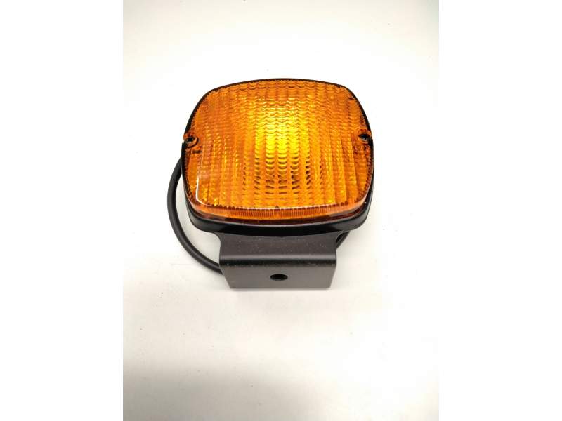 Recambio de lampara para nissan trade caja/chasis 2.3 d referencia OEM IAM 2612002K00 NARANJA TRACTOR