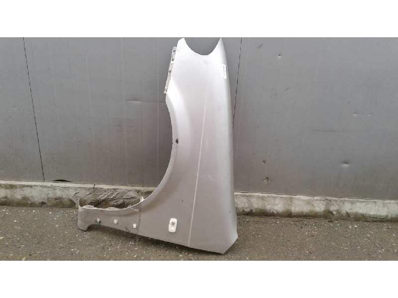 Recambio de aleta delantera izquierda para kia carnival ii 2.9 cdri ex referencia OEM IAM 0K55A52211  