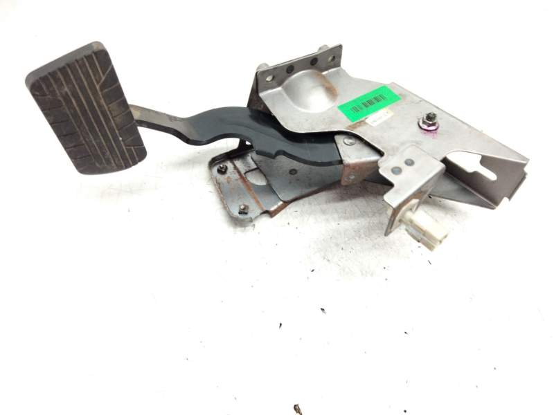 Recambio de pedal acelerador para chevrolet captiva 2.0 vcdi lt referencia OEM IAM   