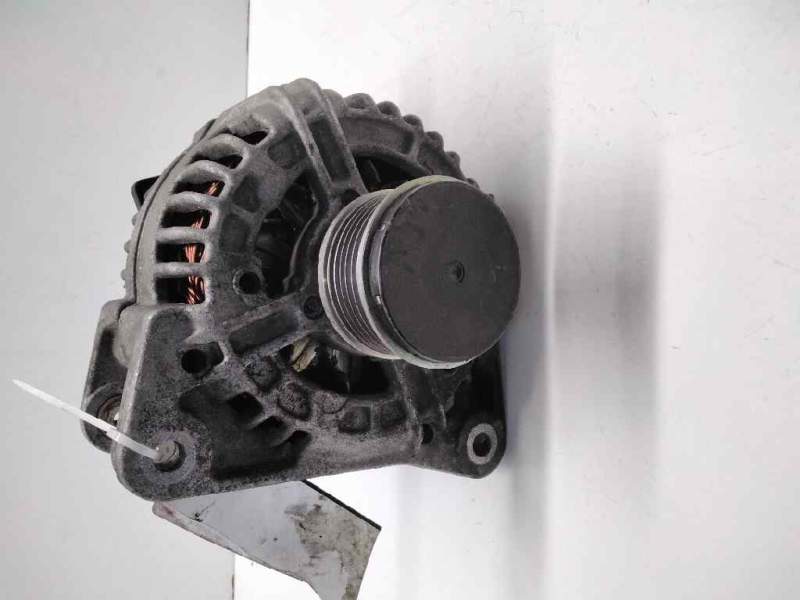 Recambio de alternador para renault clio iii luxe privilege referencia OEM IAM 0124425037 8200390675 14V 120A