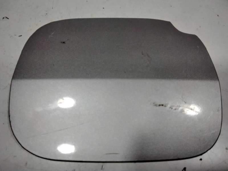 Recambio de tapa exterior combustible para renault clio iii luxe privilege referencia OEM IAM   