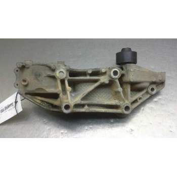 Recambio de soporte alternador para opel movano b kasten/combi 2.3 cdti referencia OEM IAM 117103585R  