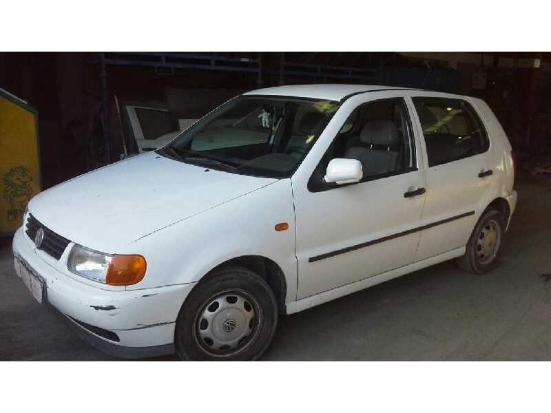 VOLKSWAGEN POLO BERLINA (6N1)