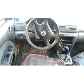 skoda octavia berlina (1u2) del año 2003