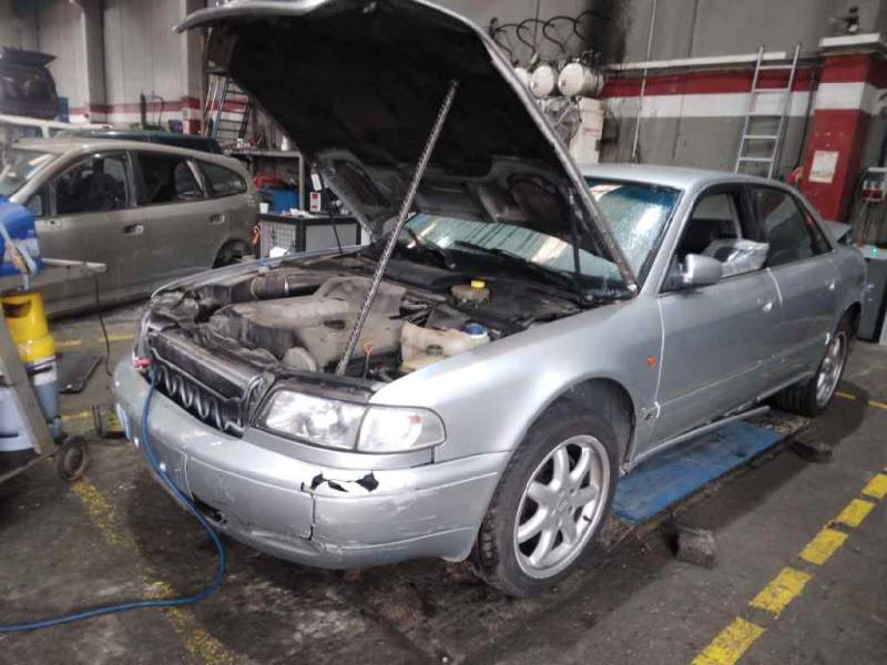 audi a8 (d2) del año 1996