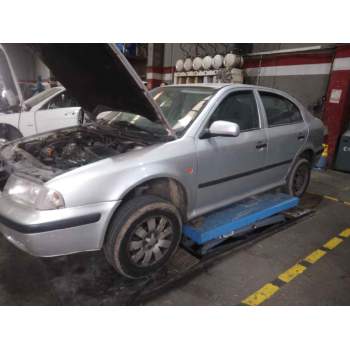 skoda octavia berlina (1u2) del año 2000
