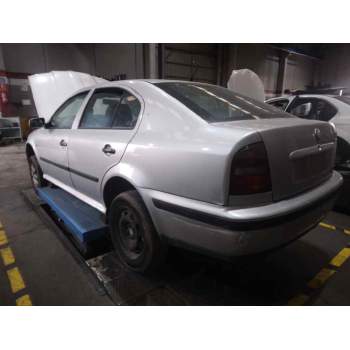 skoda octavia berlina (1u2) del año 2000
