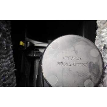 Recambio de consola central para toyota auris hybrid active referencia OEM IAM 5882202230  