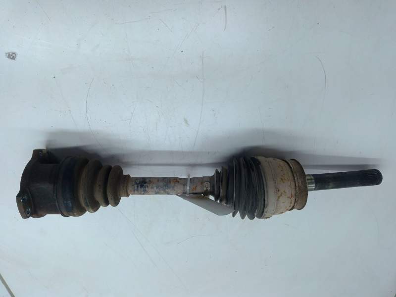 Recambio de transmision delantera derecha para nissan np300 pickup (d22) 2.5 dci 4x4 referencia OEM IAM 391002S660  