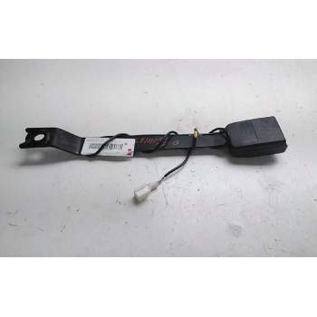 ENGANCHE DELANTERO DERECHO 86842JD000 