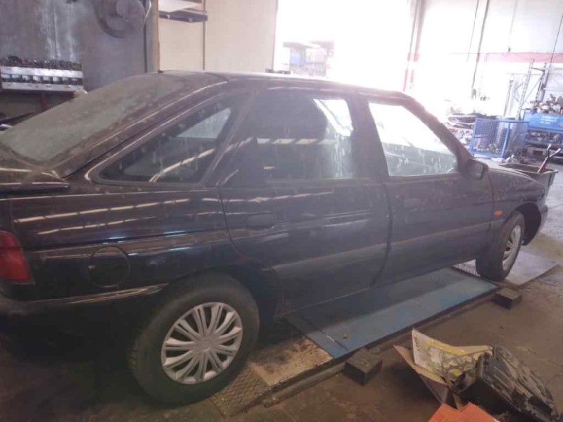 ford escort berlina/turnier del año 1995