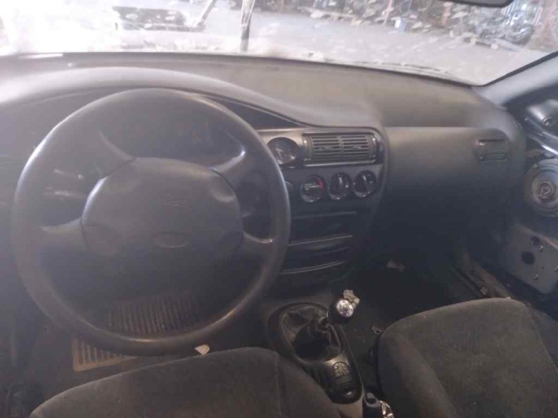 ford escort berlina/turnier del año 1995