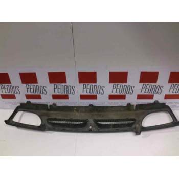 Recambio de rejilla delantera para renault rapid/express (f40) 1.4 referencia OEM IAM   26076