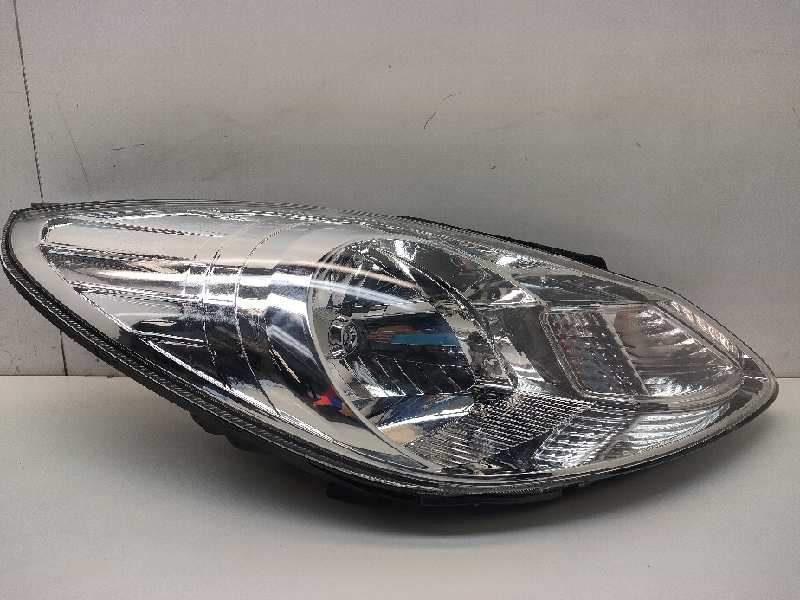 Recambio de faro derecho para hyundai i10 referencia OEM IAM 921020X0  