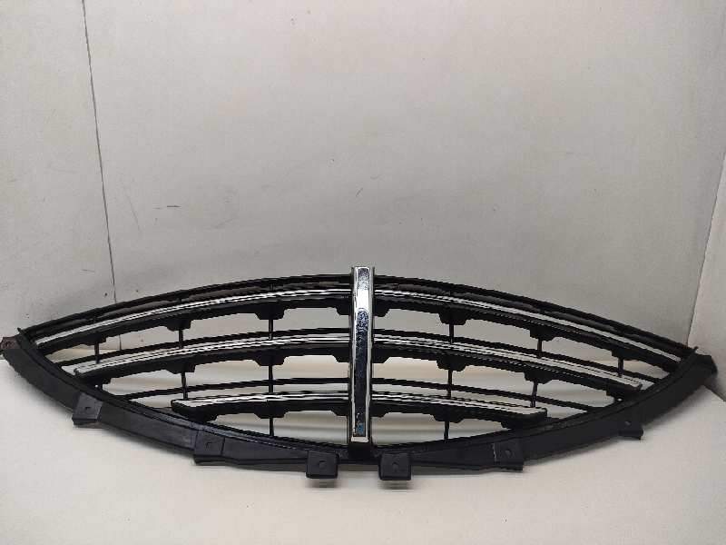 Recambio de rejilla delantera para ssangyong actyon referencia OEM IAM 7945131000  