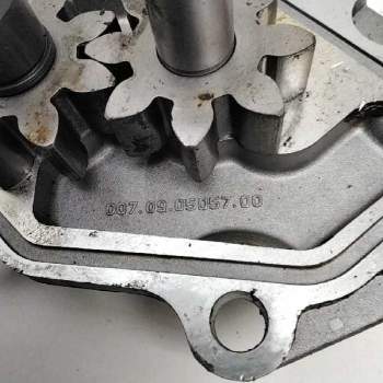 Recambio de bomba aceite para nissan terrano/terrano.ii (r20) 2.7 turbodiesel referencia OEM IAM 007090505700  