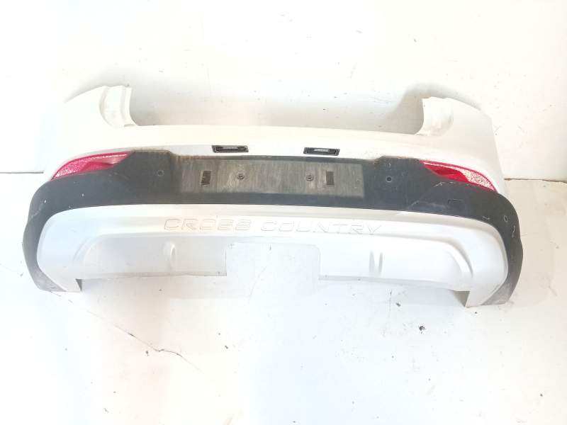 Recambio de paragolpes trasero para volvo v40 cross country referencia OEM IAM   