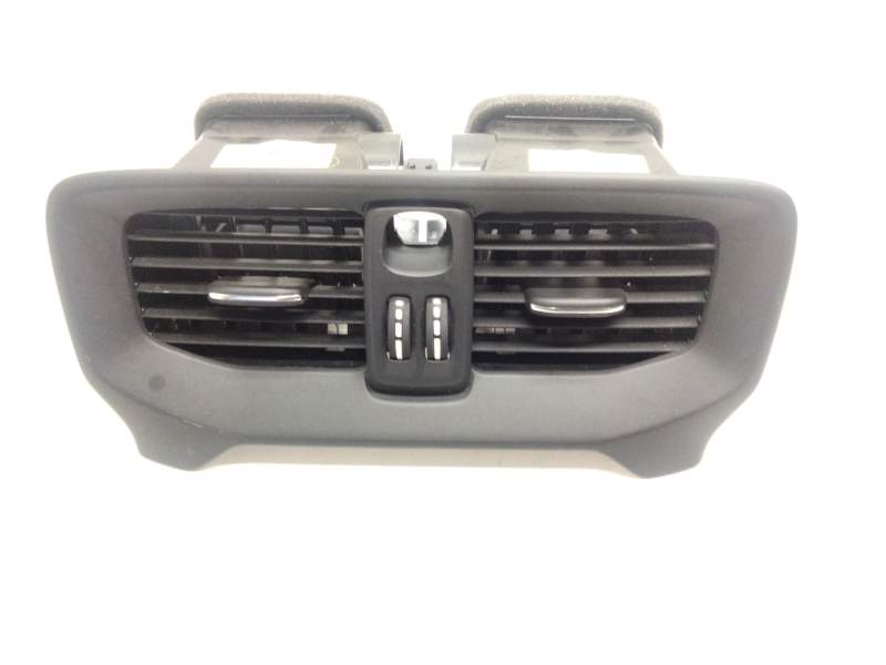 Recambio de aireador central para volvo v40 cross country referencia OEM IAM 7360300  
