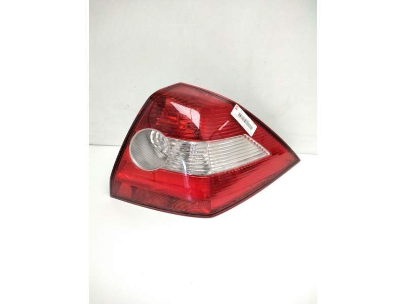 Recambio de piloto trasero derecho para renault megane ii classic berlina confort authentique referencia OEM IAM 8200142681  