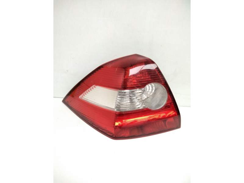 Recambio de piloto trasero izquierdo para renault megane ii classic berlina confort authentique referencia OEM IAM 8200142682  
