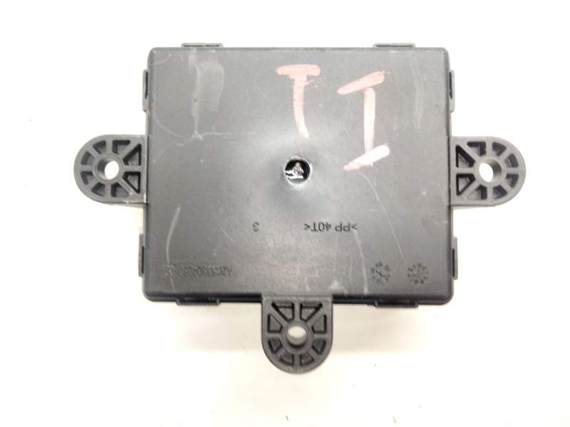 Recambio de modulo control puerta para volvo v40 cross country referencia OEM IAM 31343872  