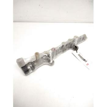 Recambio de rampa inyectora para jaguar xe referencia OEM IAM 0445214332 G4D39D280AA 