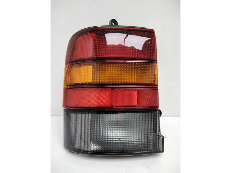 Recambio de piloto trasero izquierdo para nissan serena (c23) 2.0 d (kvjc23) referencia OEM IAM 265559C000  