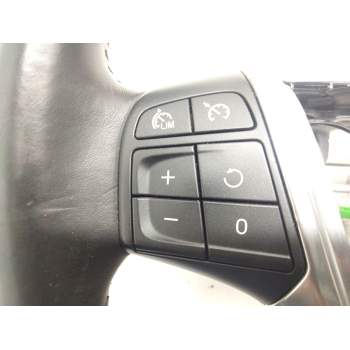 Recambio de volante para volvo v40 cross country referencia OEM IAM 34110217B  