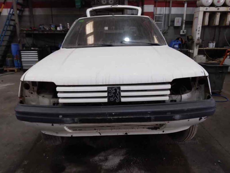 peugeot 205 berlina del año 1992