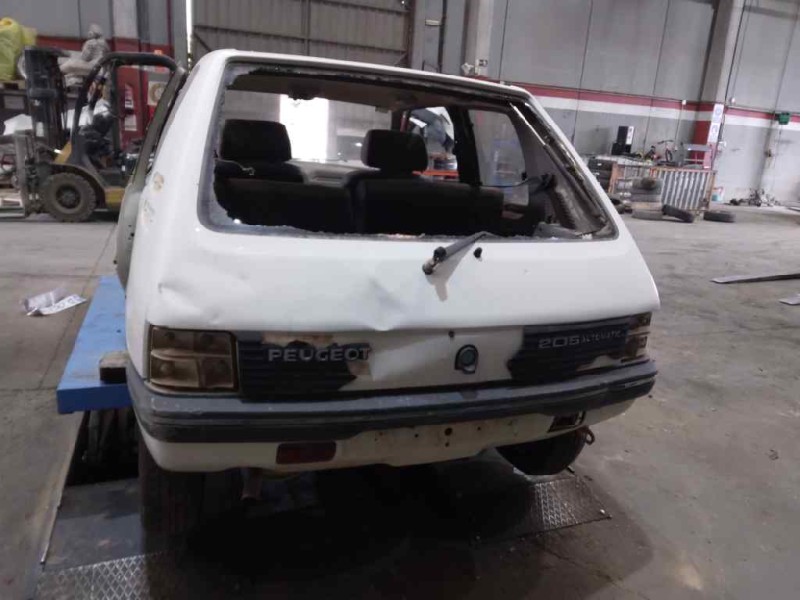 peugeot 205 berlina del año 1992