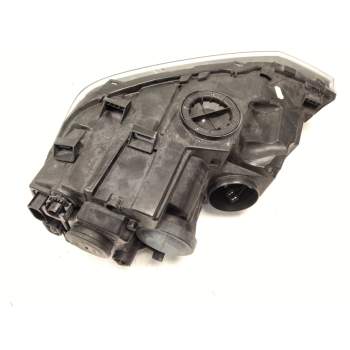 Recambio de faro derecho para volkswagen polo referencia OEM IAM 2G1941006  
