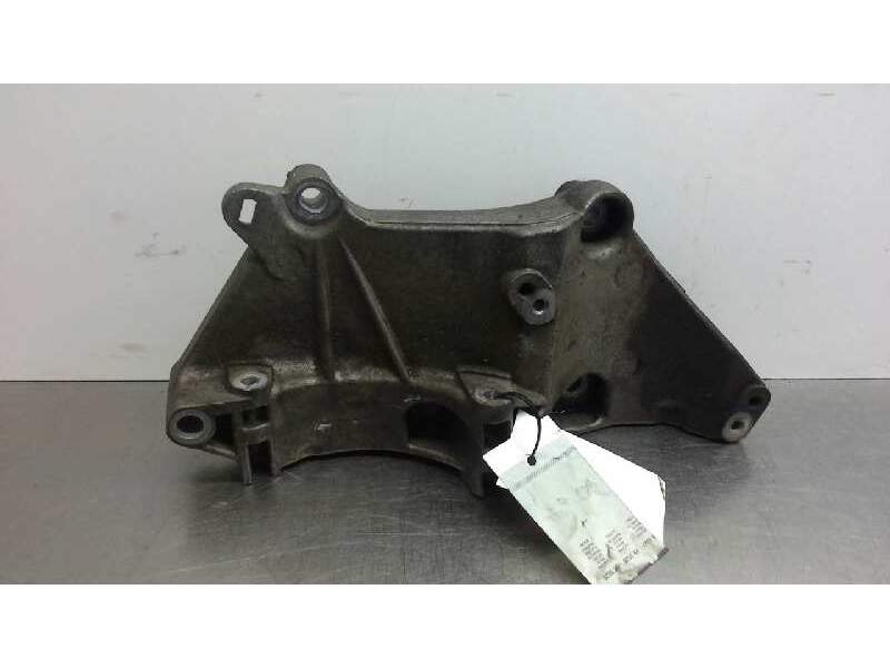 Recambio de soporte alternador para renault megane ii berlina 3p confort expression referencia OEM IAM 8200100148  