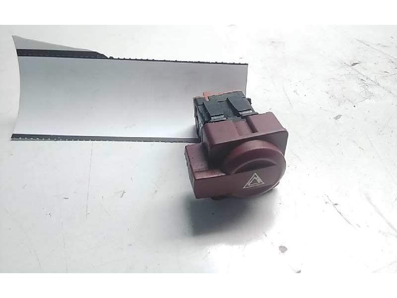 Recambio de warning para citroën c4 berlina lx referencia OEM IAM 96480877KR  