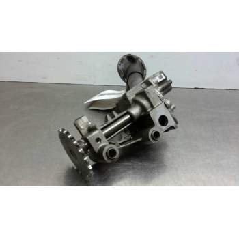 Recambio de bomba aceite para renault megane ii berlina 3p confort expression referencia OEM IAM 7700600252  