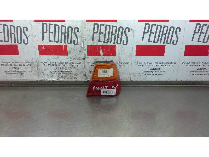 Recambio de piloto trasero derecho para volkswagen passat (321/23/27/31) referencia OEM IAM 321945112T  28517