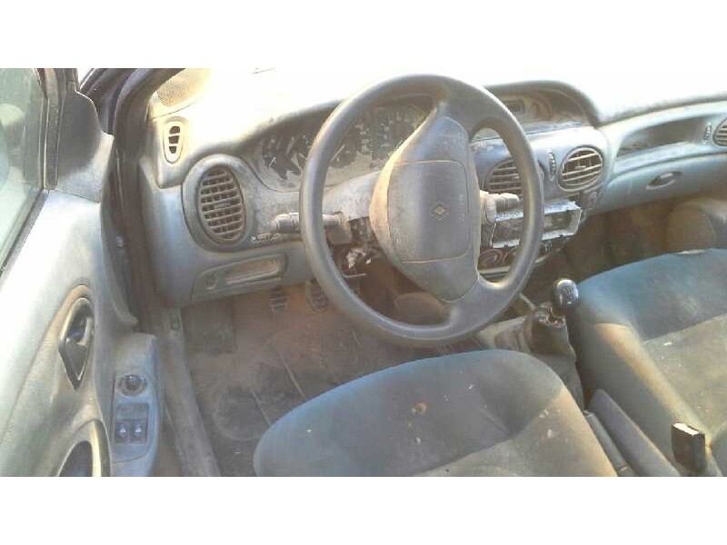 renault megane i berlina hatchback (ba0) del año 1999