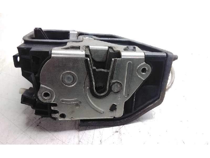 Recambio de cerradura puerta delantera derecha para bmw serie 1 berlina (e81/e87) 118d referencia OEM IAM 7167068  