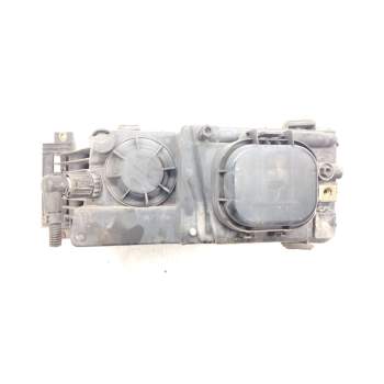 Recambio de faro derecho para man tg 360 a referencia OEM IAM 81251016422  
