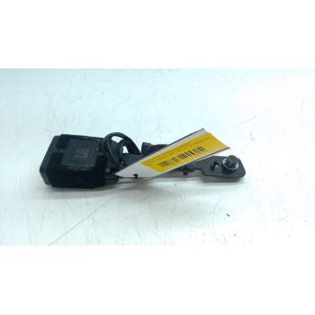 ENGANCHE DELANTERO IZQUIERDO 63125000C 