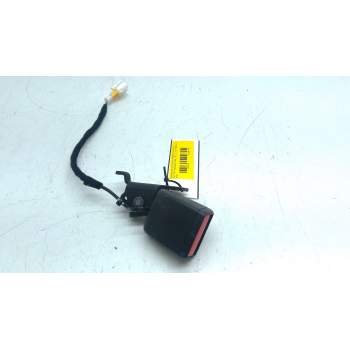 ENGANCHE CINTURON TRASERO DERECHO 63911000B 