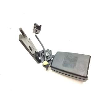 ENGANCHE CINTURON TRASERO DERECHO A2908601100 