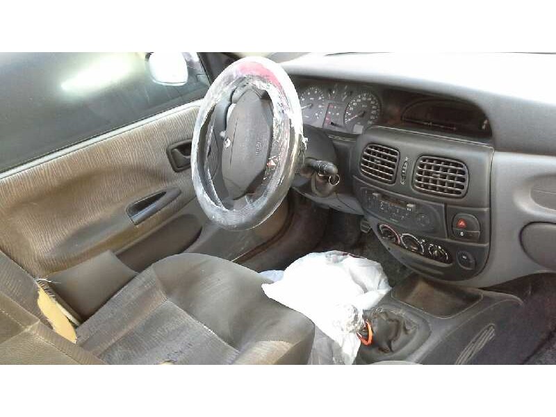 renault megane i fase 2 berlina (ba0) del año 2001