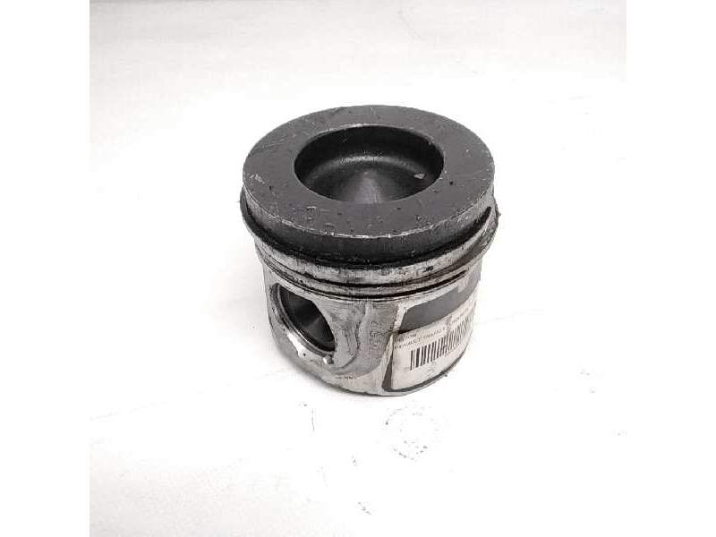 Recambio de piston para renault trafic caja cerrada (ab 4.01) referencia OEM IAM   