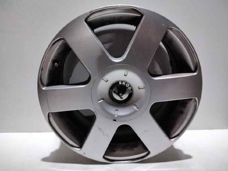 Recambio de llanta aluminio para skoda octavia berlina (1z3) active referencia OEM IAM 16 5TORNILLOS ET50 