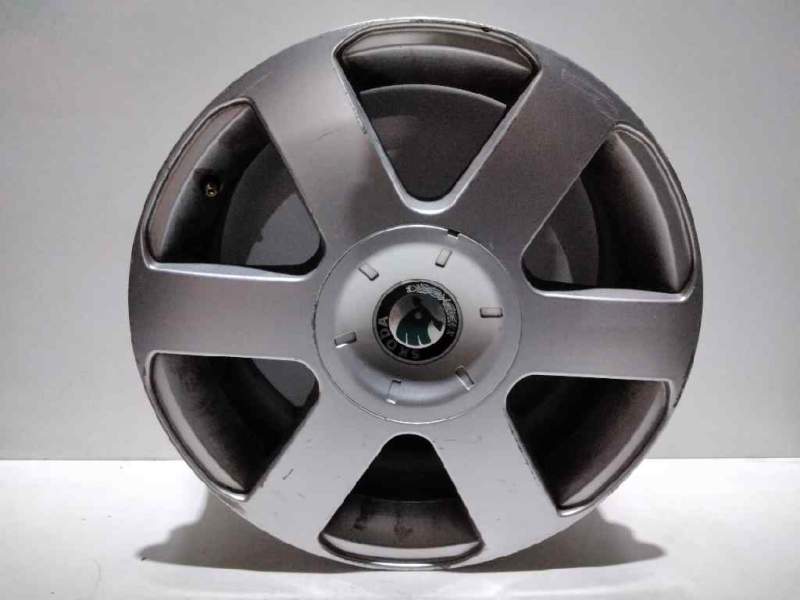 Recambio de llanta aluminio para skoda octavia berlina (1z3) active referencia OEM IAM 16 5TORNILLOS ET50 