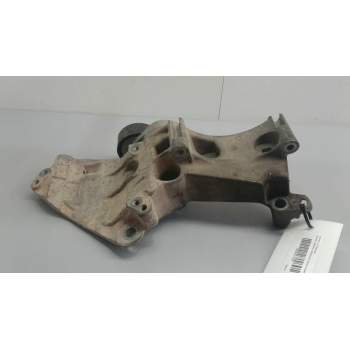 Recambio de soporte alternador para renault megane ii berlina 5p confort expression referencia OEM IAM 8200669494  