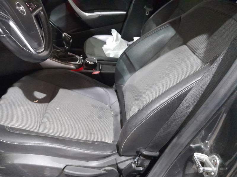 opel astra j (p10) del año 2010