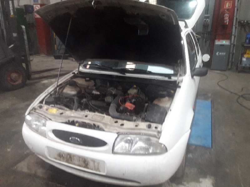 ford fiesta berlina (dx) del año 1997